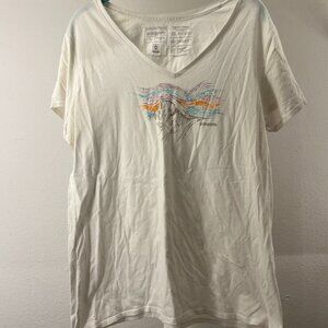Patagonia Organic Cotton Graphic Tee | V-Neck Large